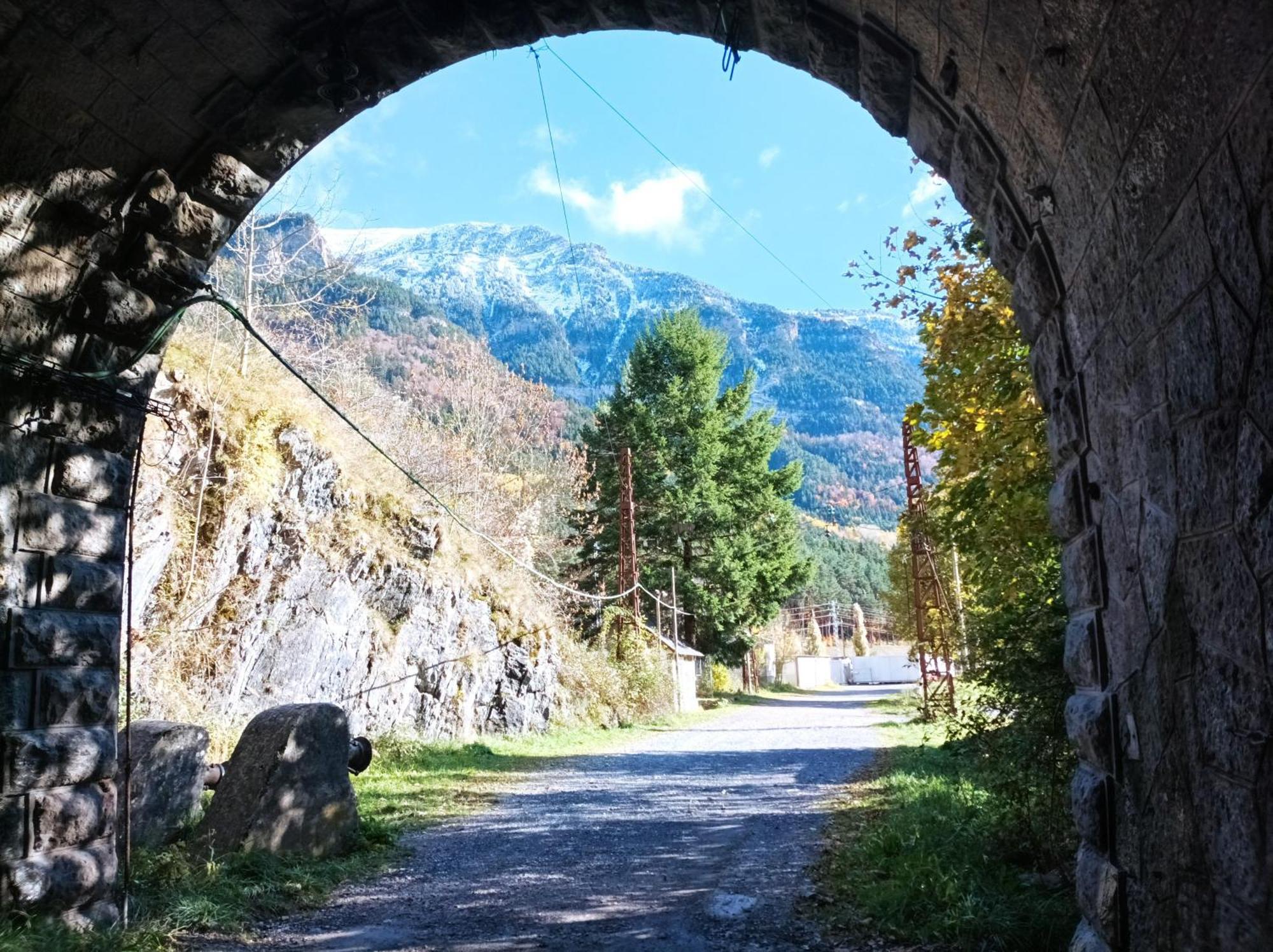 Апартаменты Anayet Avairent Canfranc Estacion Экстерьер фото